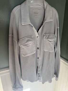 Thread & Supply Neutral Light Gray m/Khaki Ribbed Crewneck Button Up